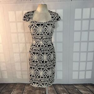 David Meister black and ivory print cap sleeve sheath dress size 8